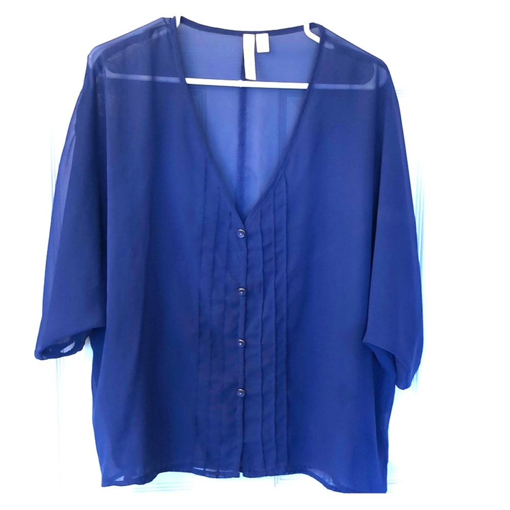 Billowy transparent top